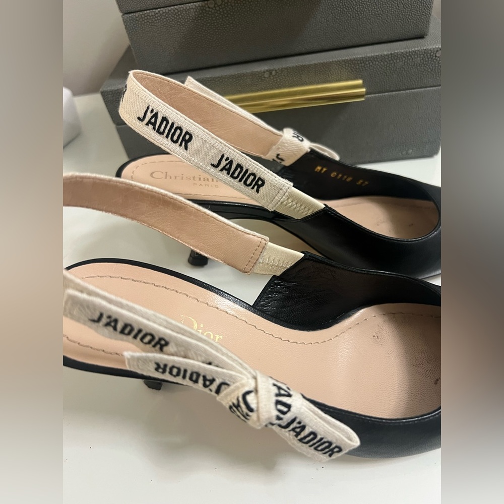 Authentic CHRISTIAN DIOR Lambskin Ribbon J'Adior
Slingback 65mm Pumps 37 - Picture 10 of 10